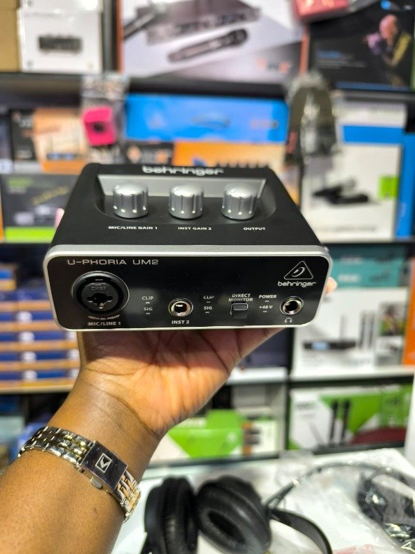 Behringer U-PHORIA UM2 Sound Card